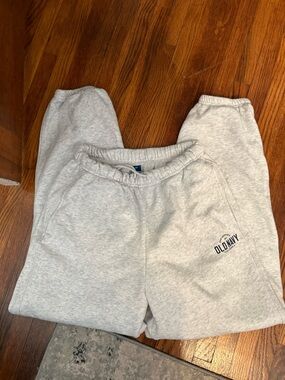 Old Navy Light Heather Gray women sweatpants